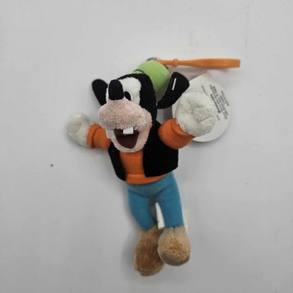 Disney Keychain Lot Toy Nightmare Before Christmas, Goofy, My Hero Academia, Wii - Picture 9 of 12